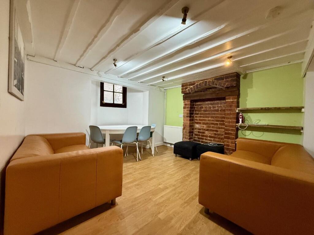 Lounge.jpg