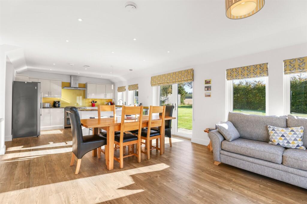 Dining/Sitting Room