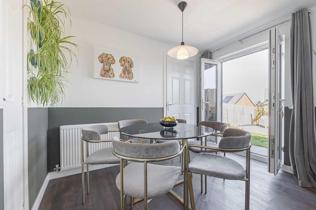 Dining/ Kitchen