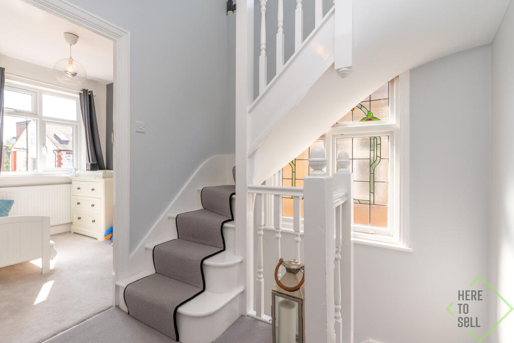 23 Vicars Close, Enfield EN1 3DN-13