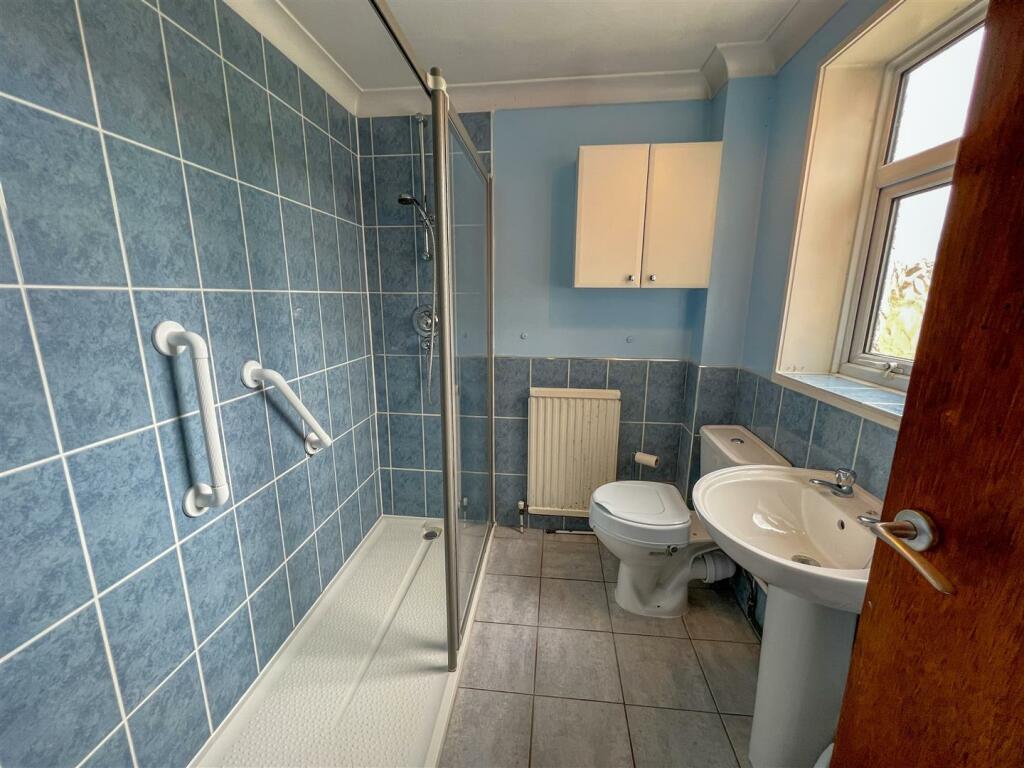 Bathroom.JPG