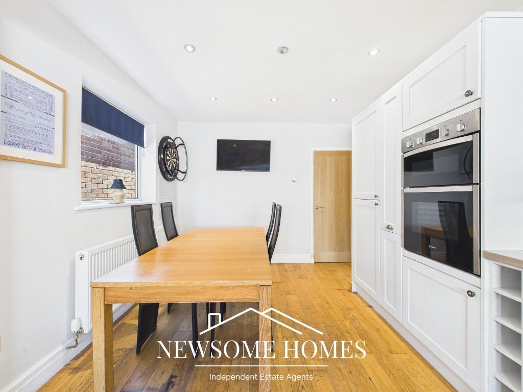 Kitchen/ Dining Room