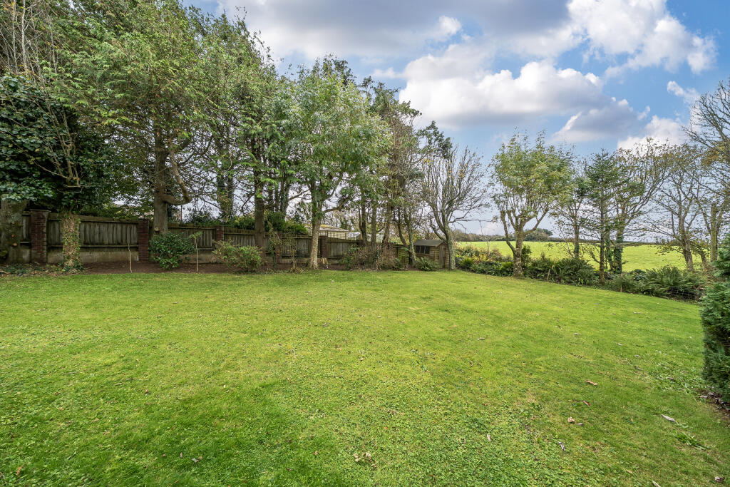 1364816-4-68e903cd4f0c5