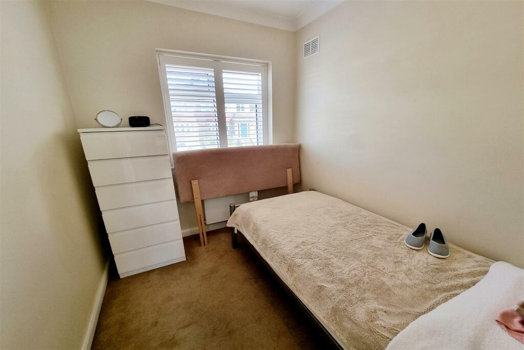 BEDROOM 3: