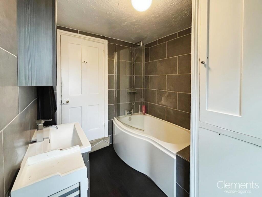 96a00b8a-Bathroom 202.jpg