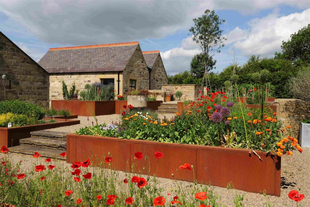 Gardens and Annexe