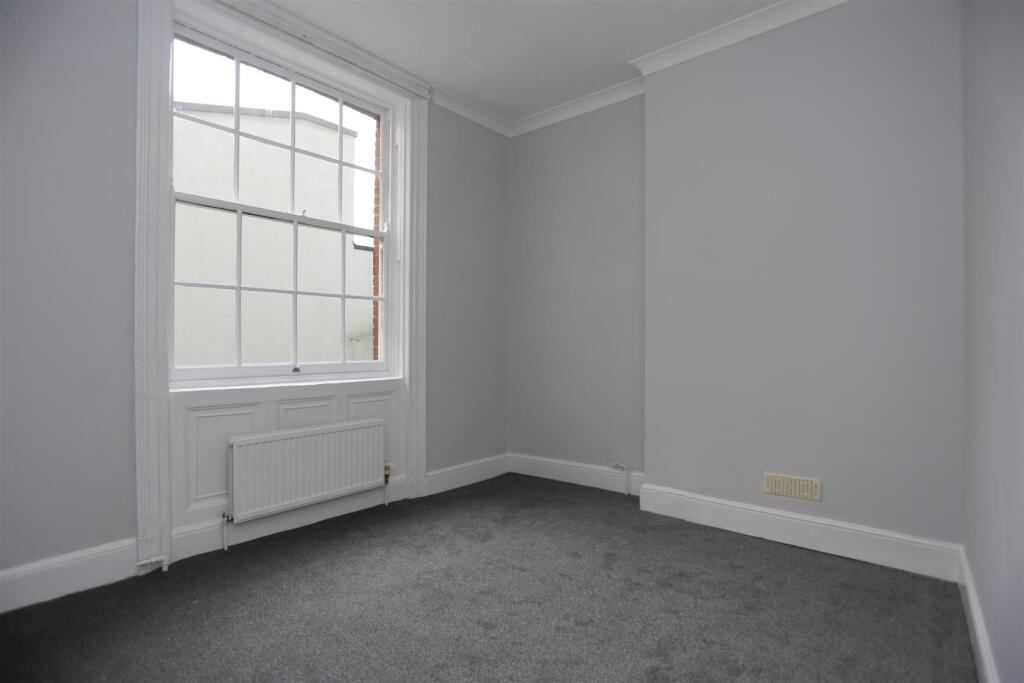 1, 2 St James's Street Mews Bed 1.JPG