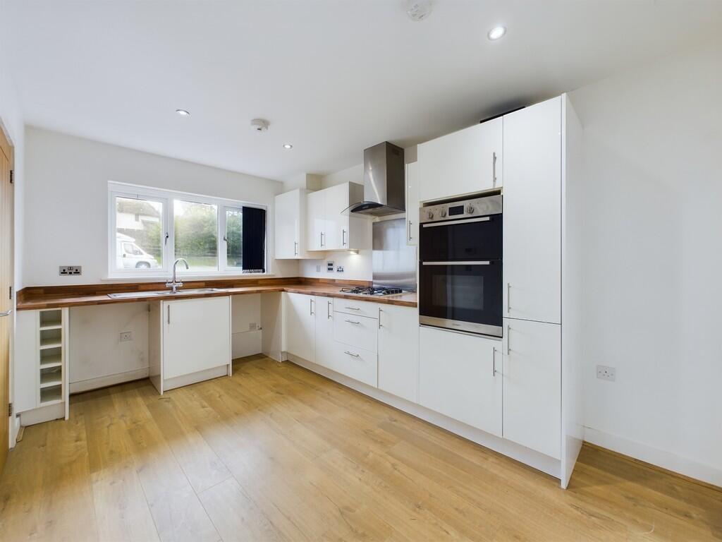 CAM03974G0-PR0079...