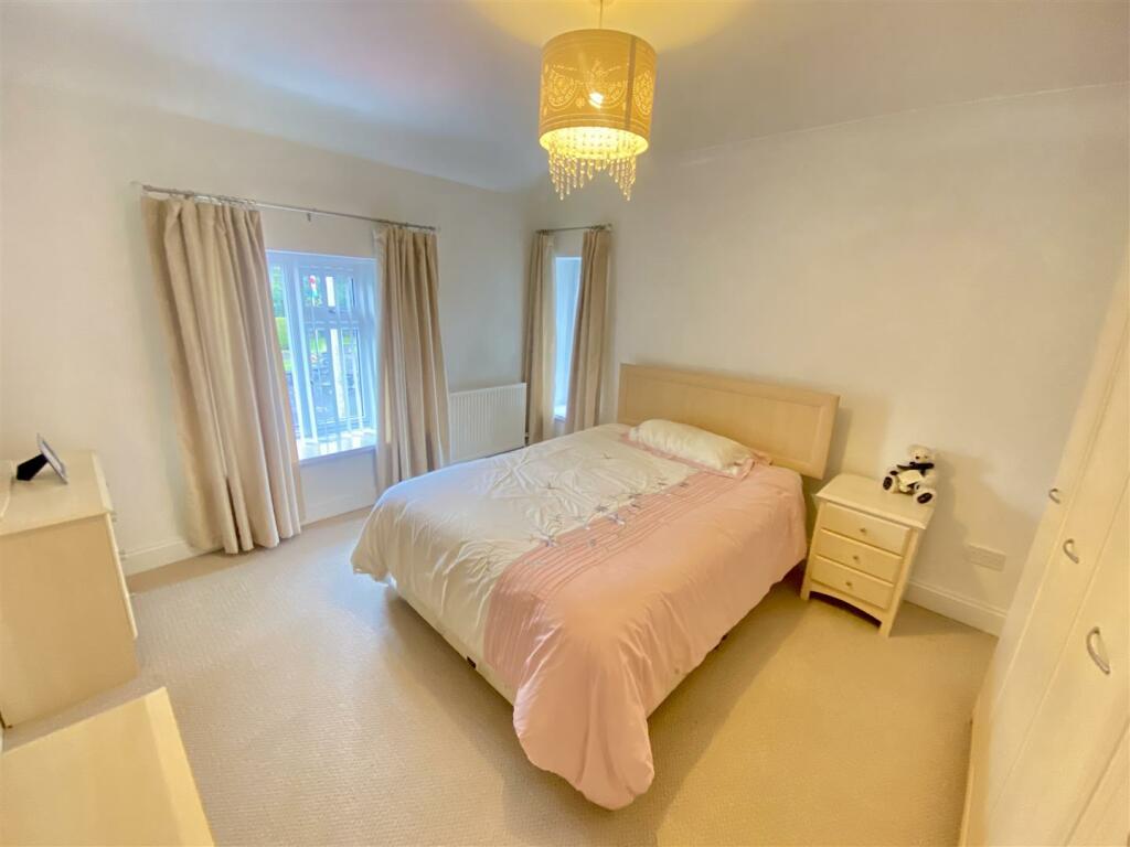 FRONT BEDROOM 1