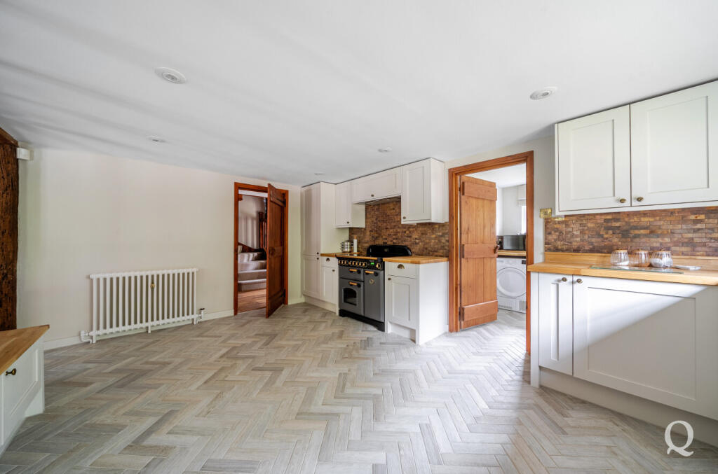 fe516baa-1e63-427...