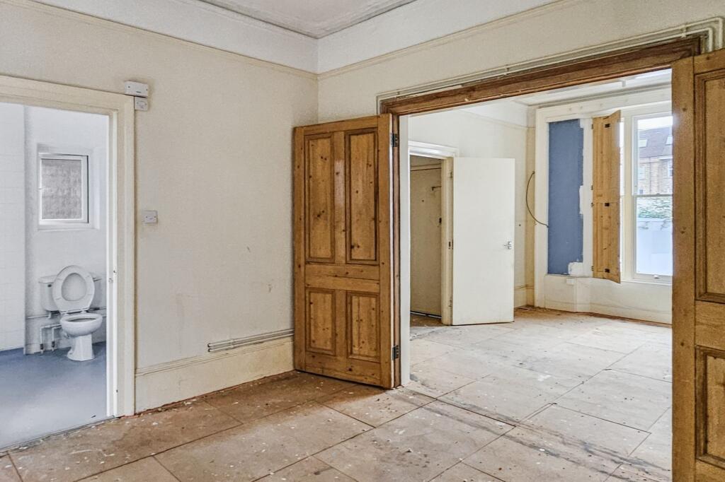 3B Stanlake Villas, Shepherd's Bush, London, W12 7EX