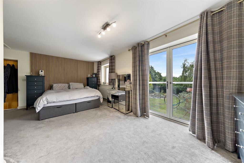 FieldonHouse43.jpg