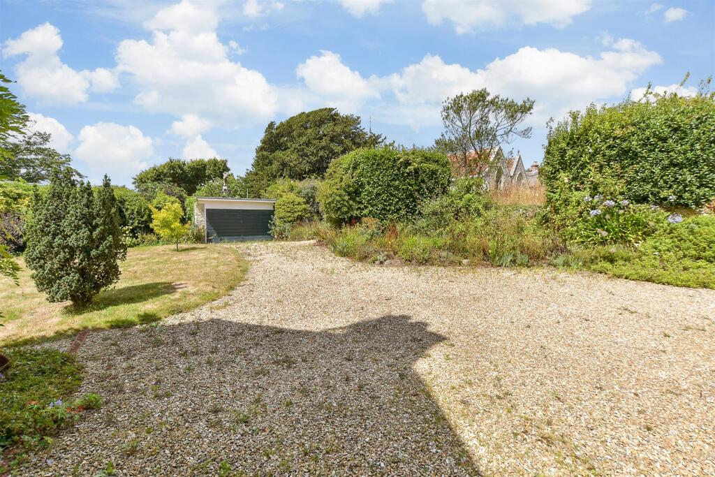 Driveway/Parking