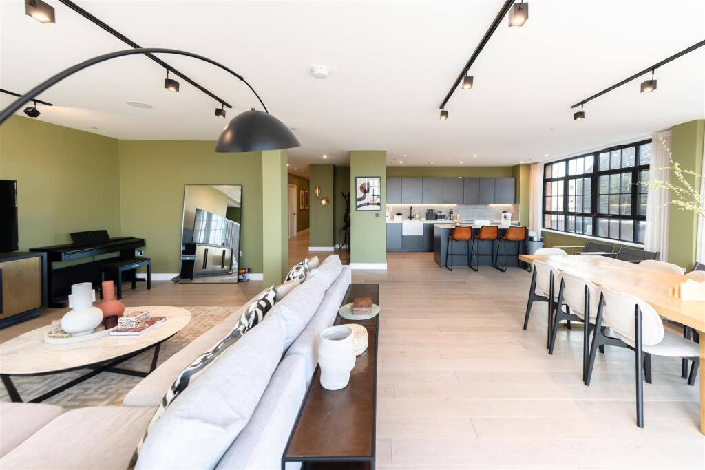 Living area      .jpg