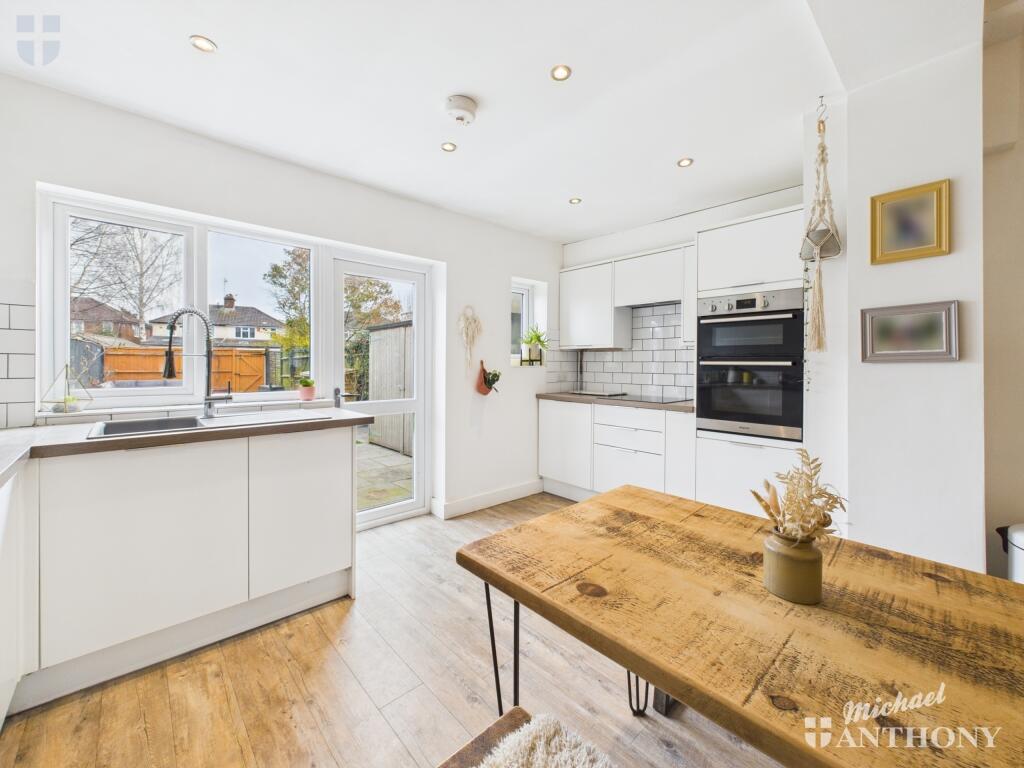 CAM03852G0-PR0224-STILL010