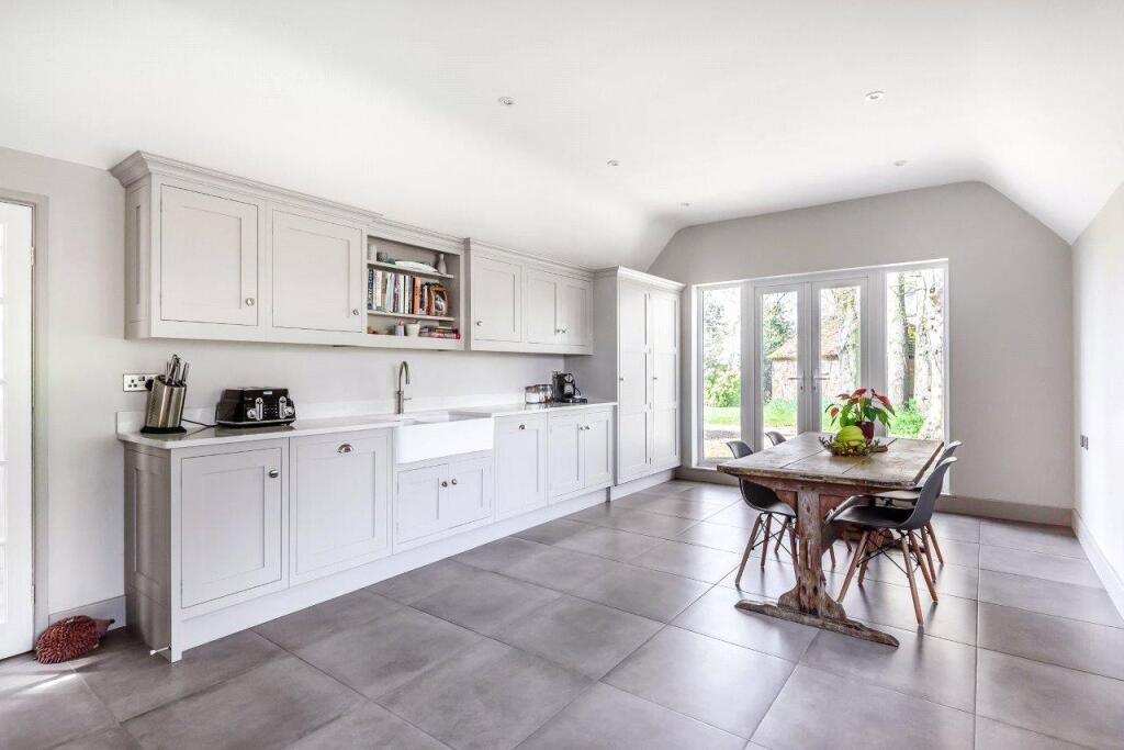 Kitchen/Breakfast Rm