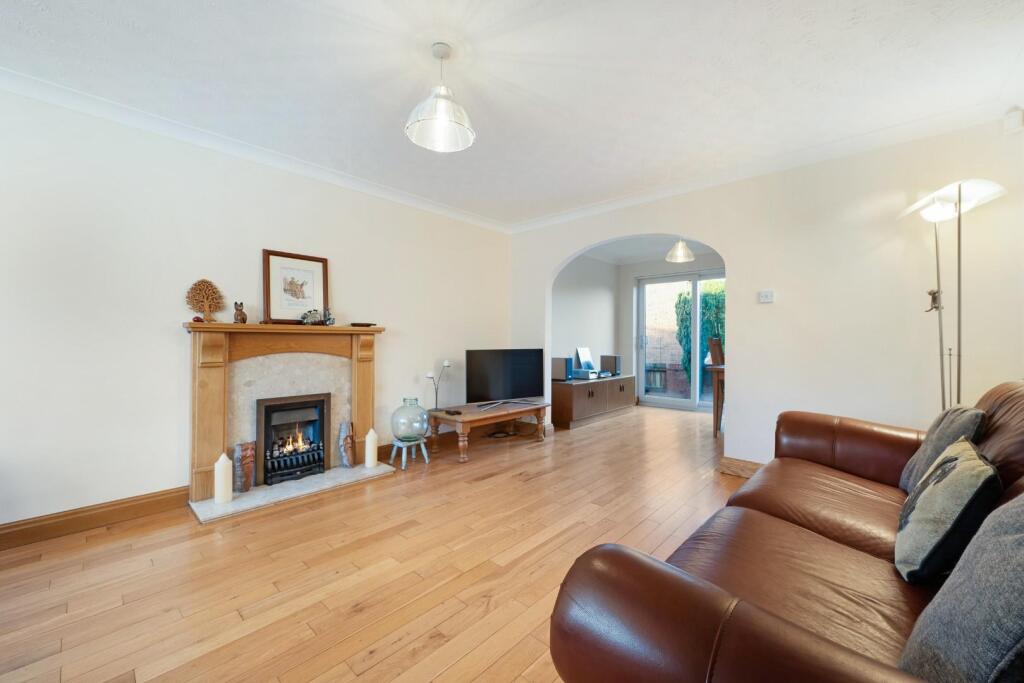 60 Saxby Avenue HDR-29.jpg