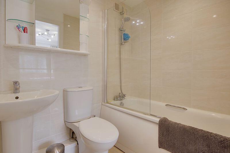 Bedroom One (En-Suite)