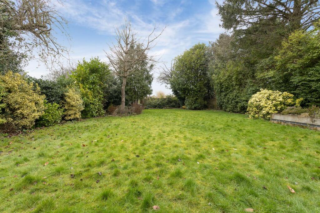 102 Ashlawn Road, Rugby (71).jpg