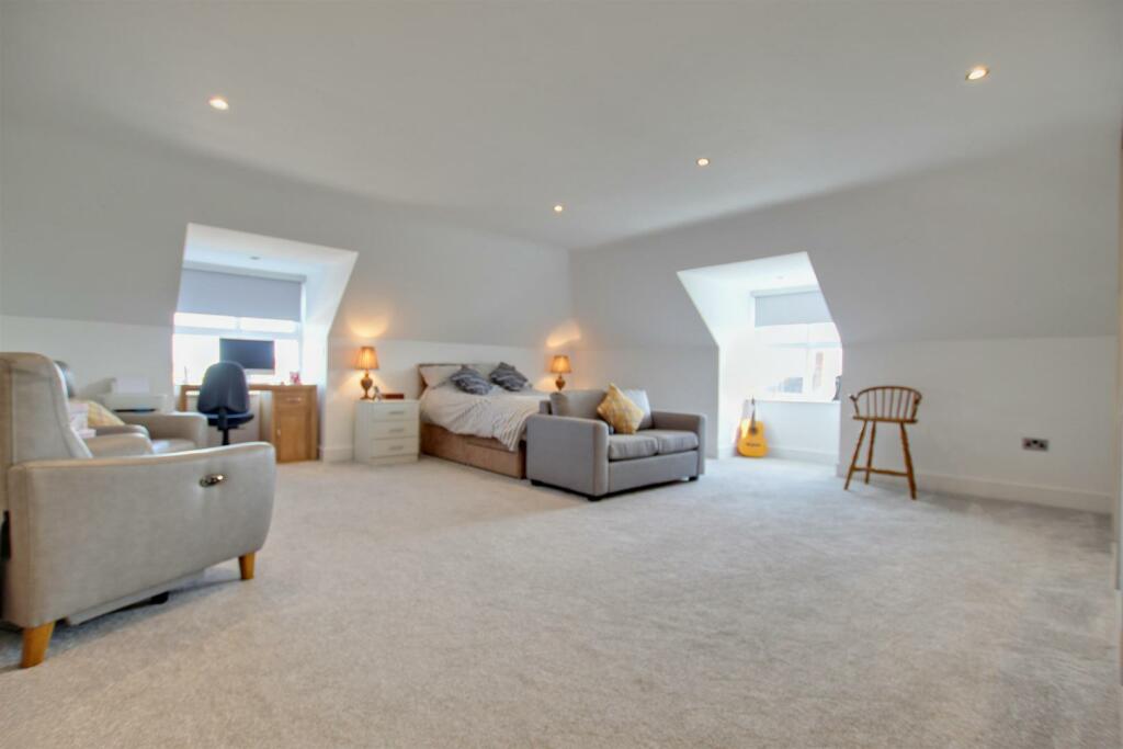MASTER SUITE