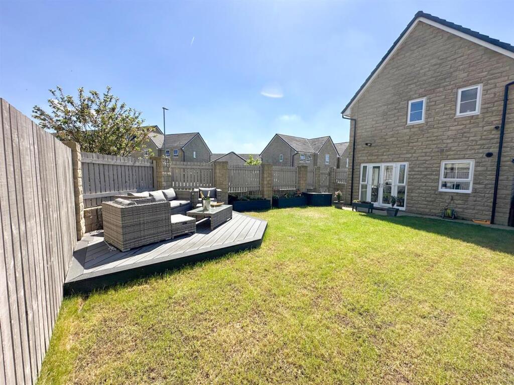 Three bed detached property, Silsden 7