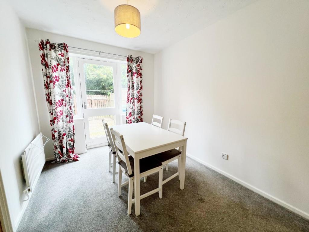 Dining Room.jpg