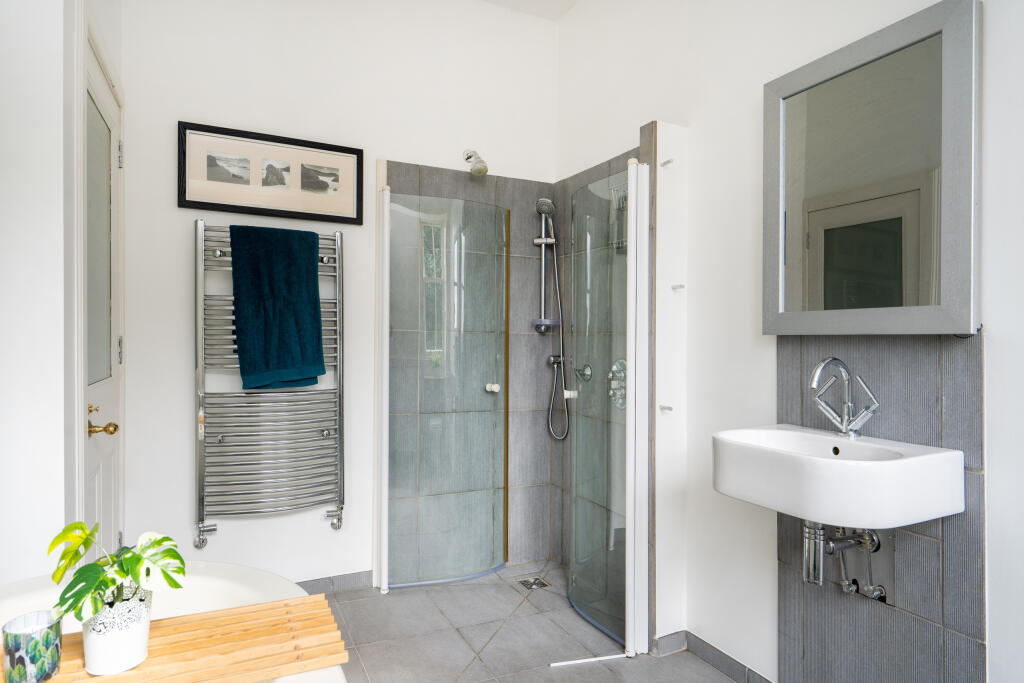 16 (3F1) East Mayfield (4)