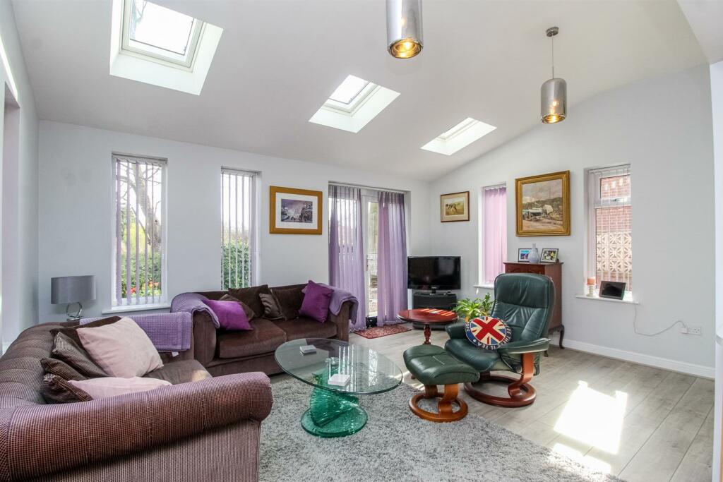 SITTING ROOM