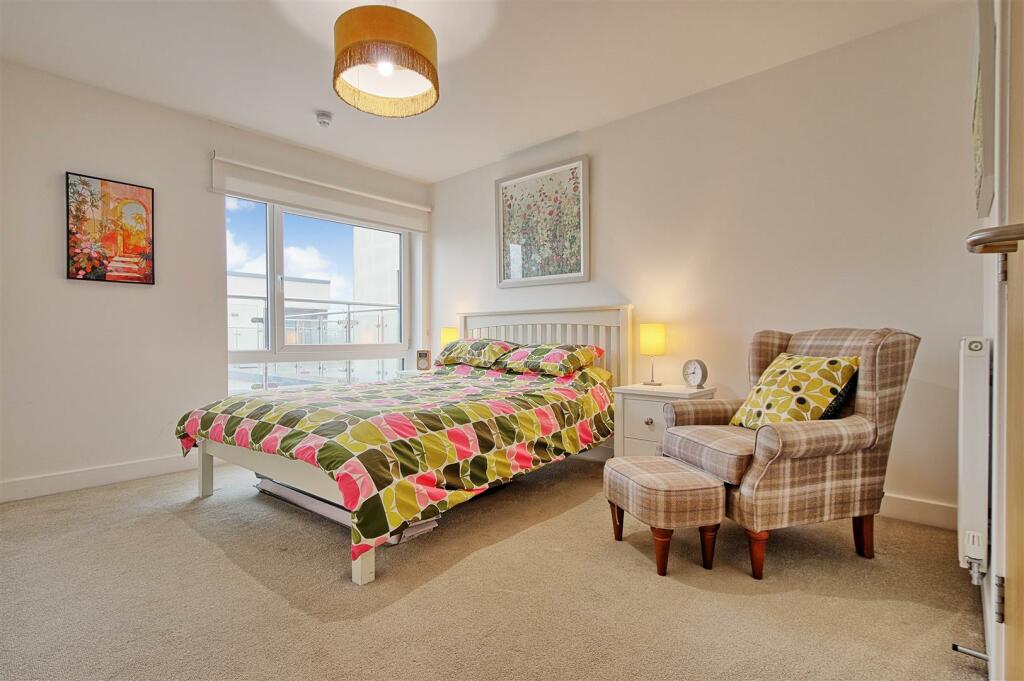Bedroom 1.jpg