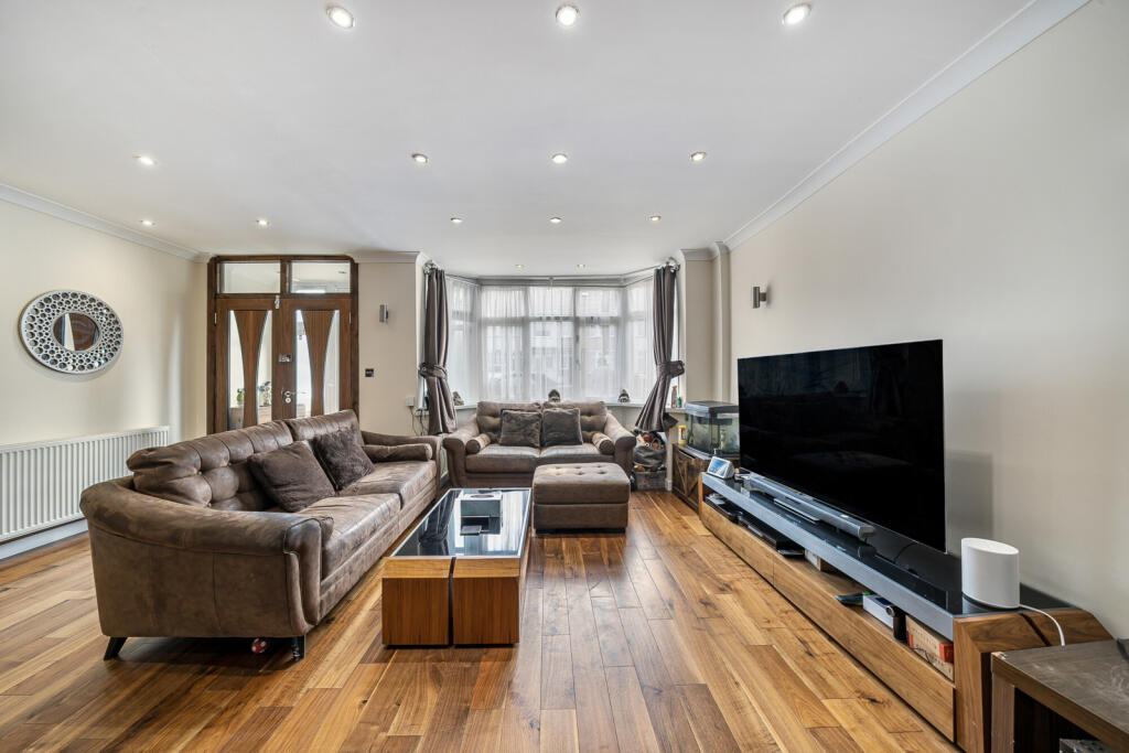 1332425-3-688a45f...