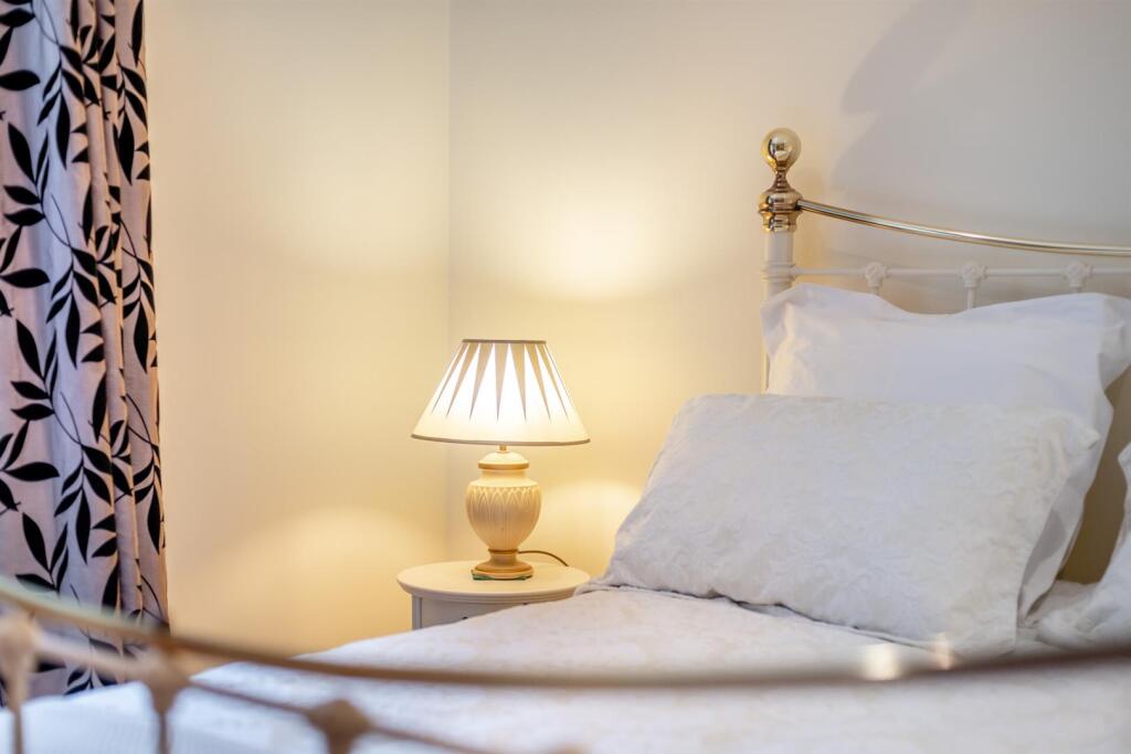 8550186-interior34.jpg