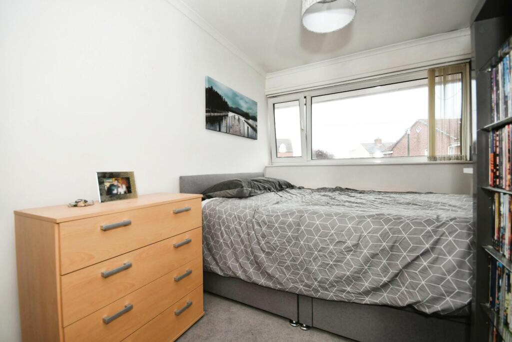 BED 2 01.jpg