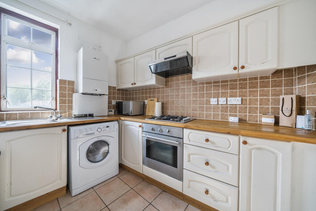 1359831-4-68d3df4...