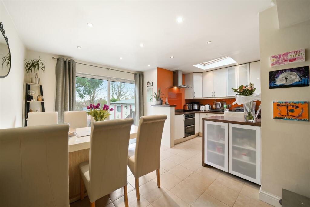 63 Danemead Grove Northolt, Ealing - m3Nb603rDrz5S