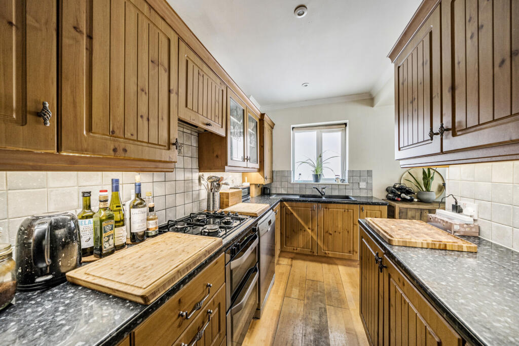 1347034-10-68baf5...