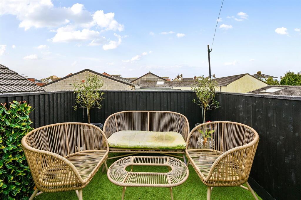 74 WINDSOR ROAD - TN393PE (11).jpg