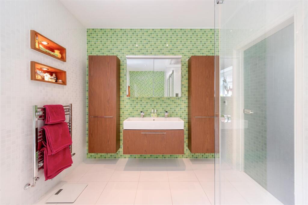 En-Suite Master Bedroom