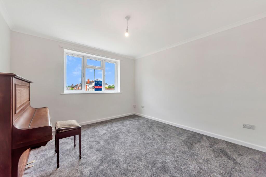 Reception Room / Downstairs Bedroom