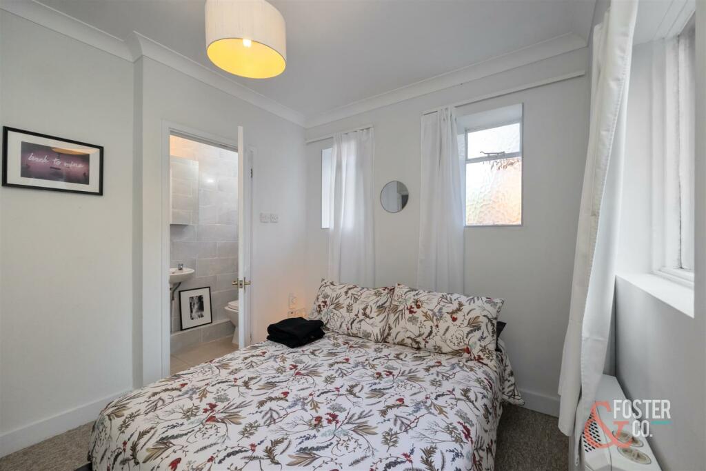 High Street 101 Flat 1-006.jpg