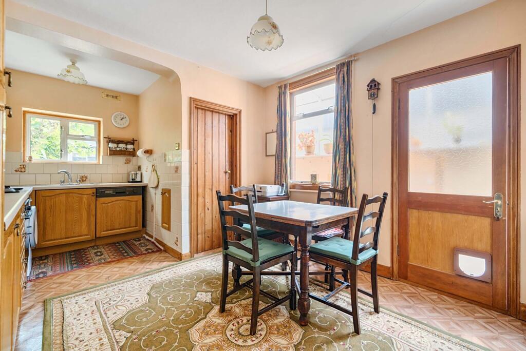 1305645-16-684977...