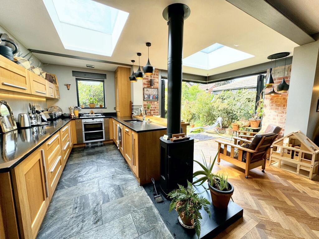 Kitchen / Dining Room