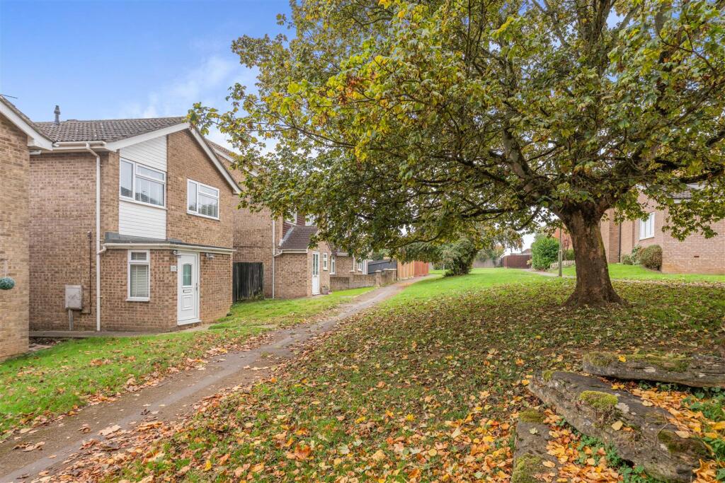 46 Kingfisher Drive, Banbury-4.jpg