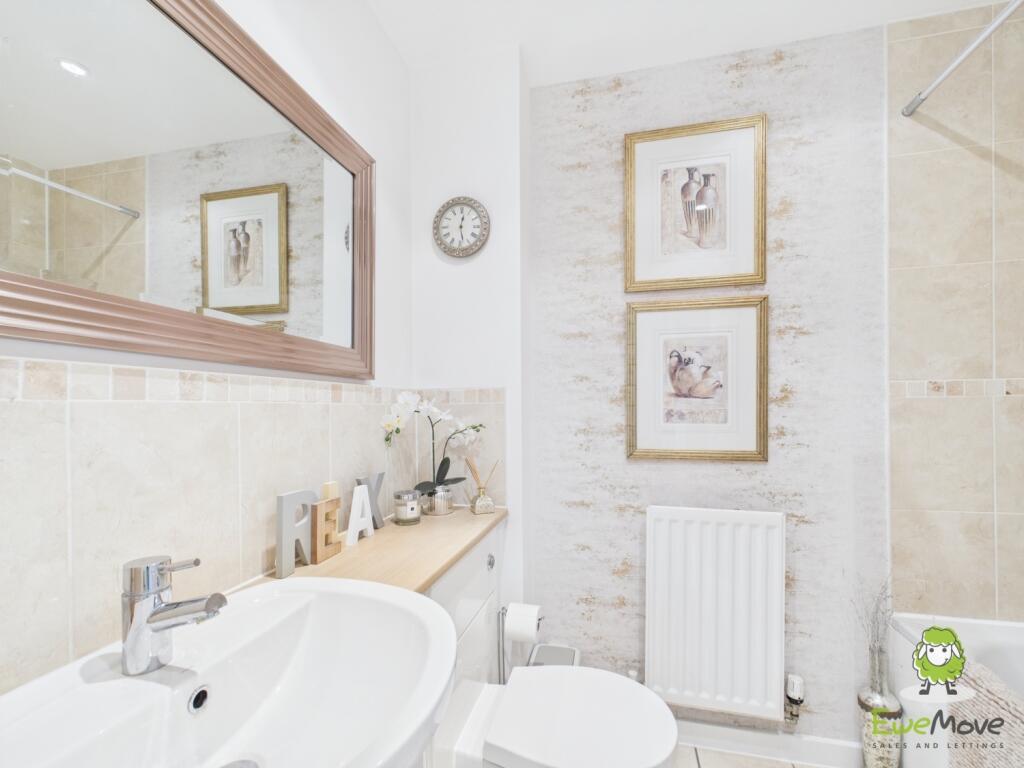 CAM03778G0-PR0191-STILL026