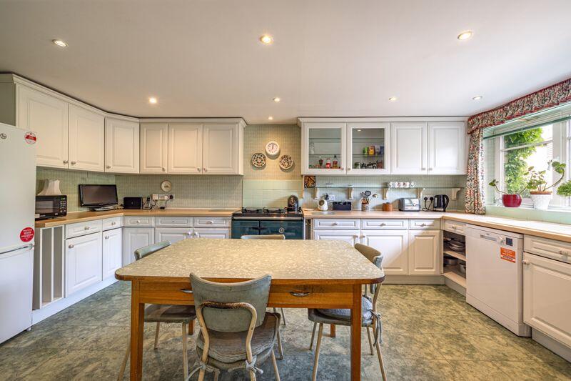 Breakfasting Kitchen