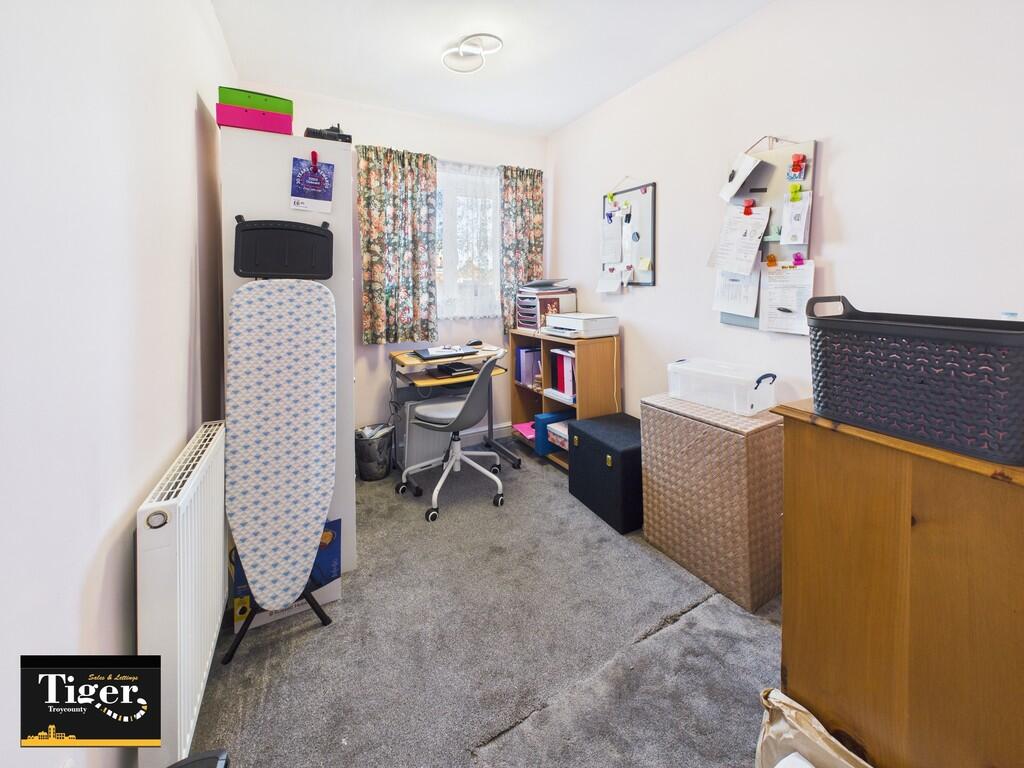 CAM02176G0-PR0757...