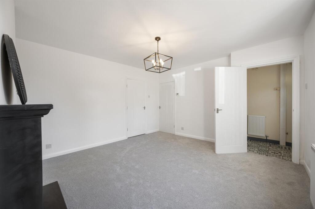 Saxton Mee 5 How Lane -0021.jpg