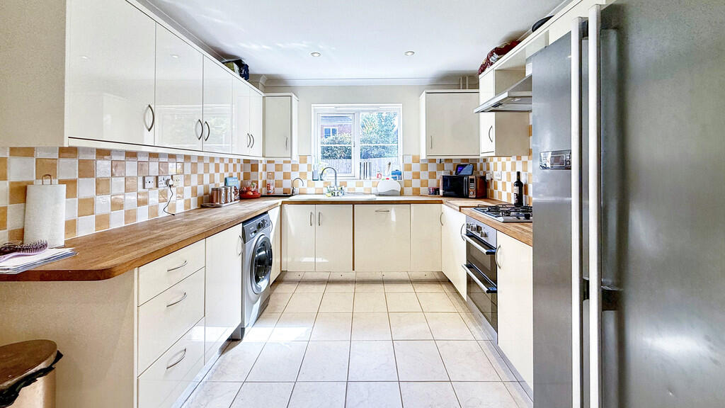 Kitchen/breakfast...