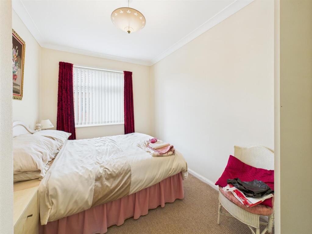 Bedroom: