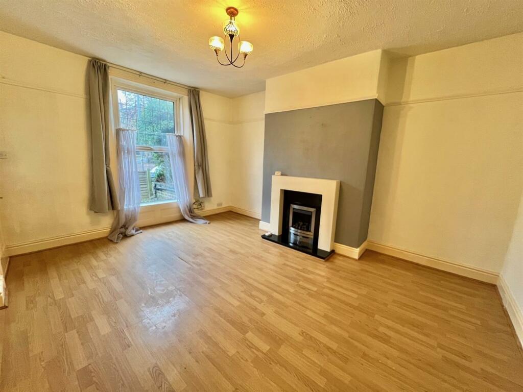 Bramleys Estate Agents - 14 Church Avenue (8).jpg