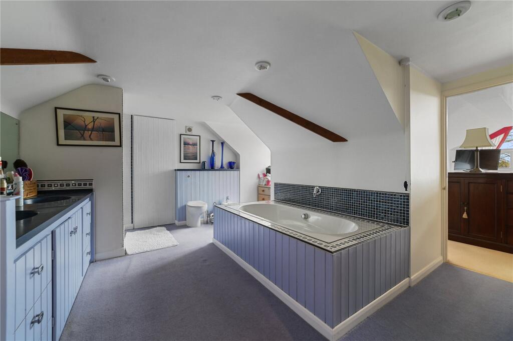 Jack &amp; Jill Bathroom